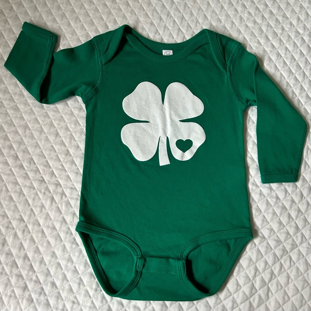 EUC Rabbit Skins Brand St Patrick’s Day Long Sleeve One Piece Shamrock 18 mths